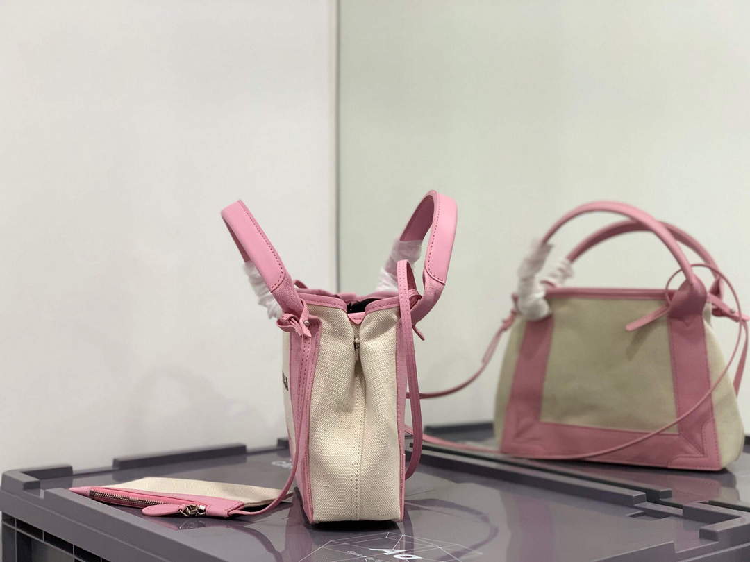 Balenciaga 390346 Women’s Navy Xs Tote Bag Pink Balenciaga 390346 Women’s Navy Xs Tote Bag Pink
