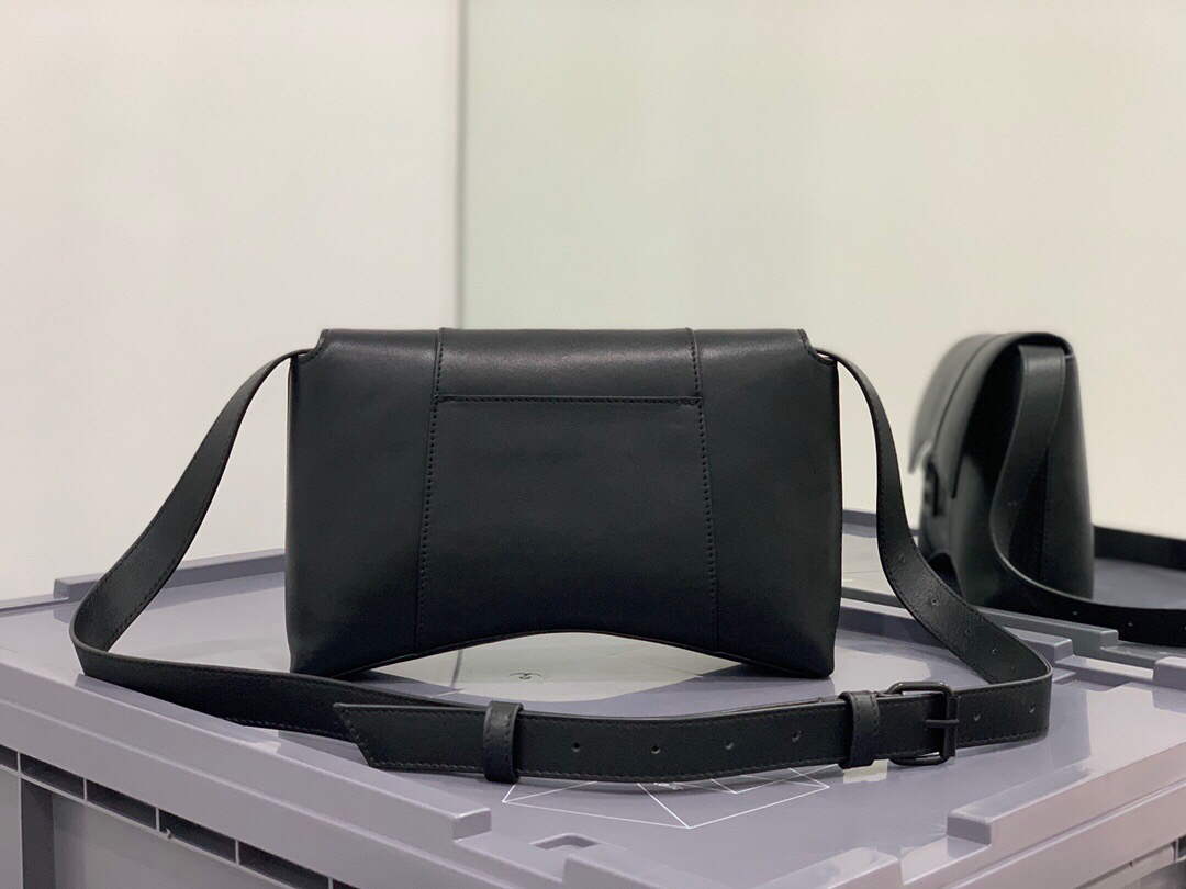 Balenciaga 671355 Women’s Downtown XS Shoulder Bag Black buckle Balenciaga 671355 Women’s Downtown Xs Shoulder Bag Black Buckle