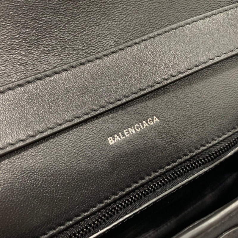 Balenciaga 671355 Women’s Downtown XS Shoulder Bag Black buckle Balenciaga 671355 Women’s Downtown Xs Shoulder Bag Black Buckle
