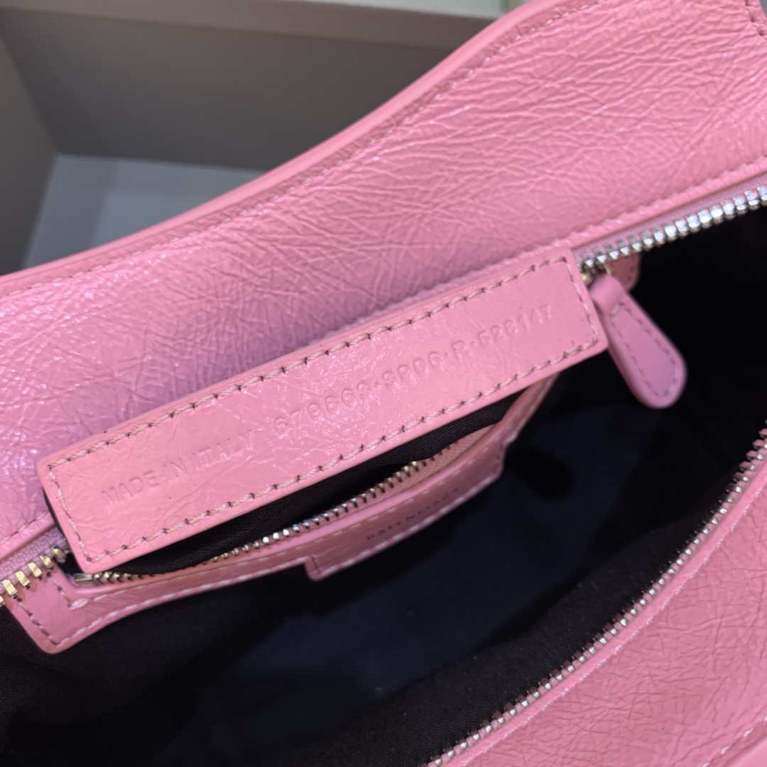 Balenciaga 700940210B Neo Cagole City Handbag in Pink Arena Lambskin Balenciaga 700940210B Neo Cagole City Handbag In Pink Arena Lambskin