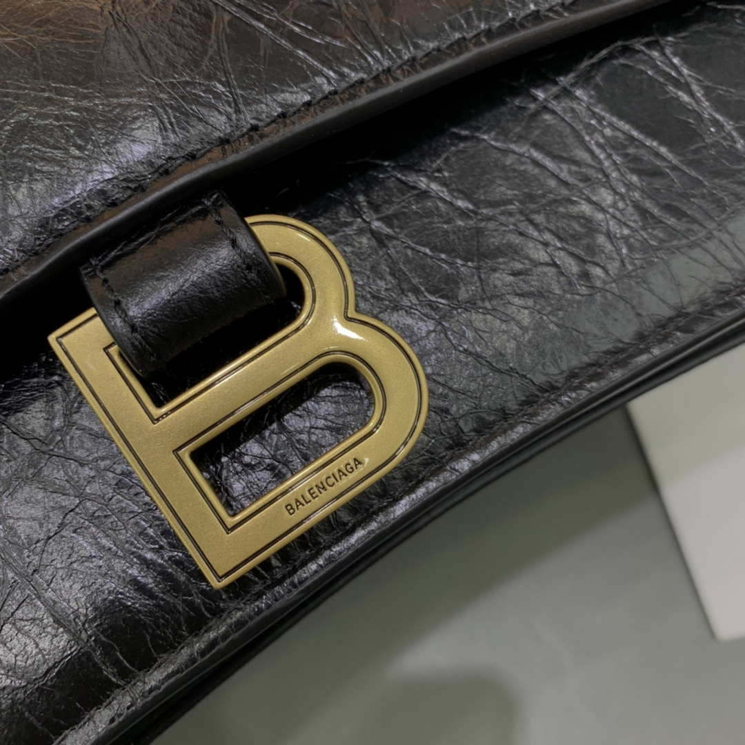 Balenciaga 716332210 Crush Large Chain Bag in Black crushed calfskin aged Gold Balenciaga 716332210 Crush Large Chain Bag In Black Crushed Calfskin Aged Gold