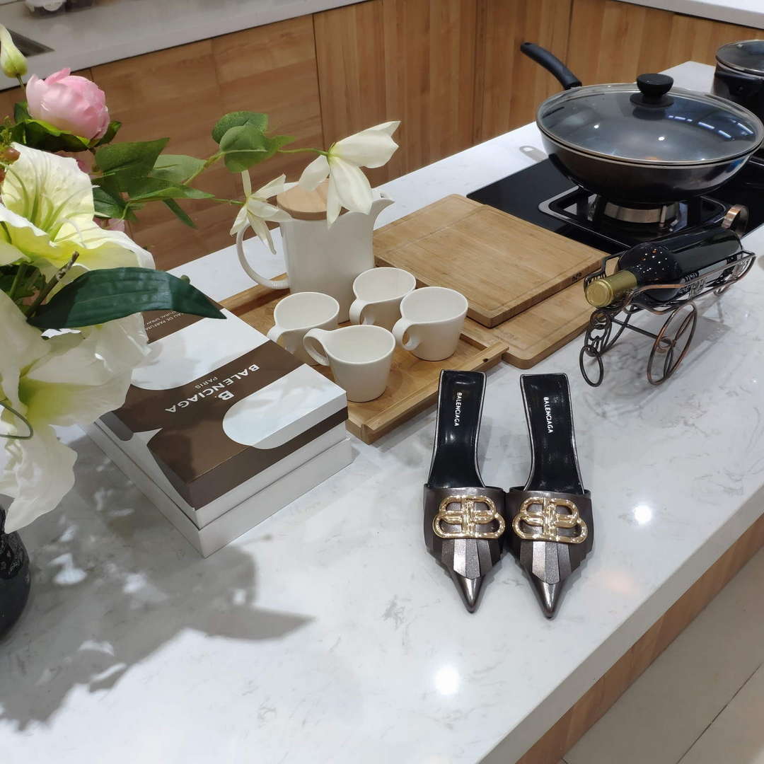 Balenciaga Women’s Shoes BB Sign Mules B77575 Balenciaga Women’s Shoes Bb Sign Mules B77575