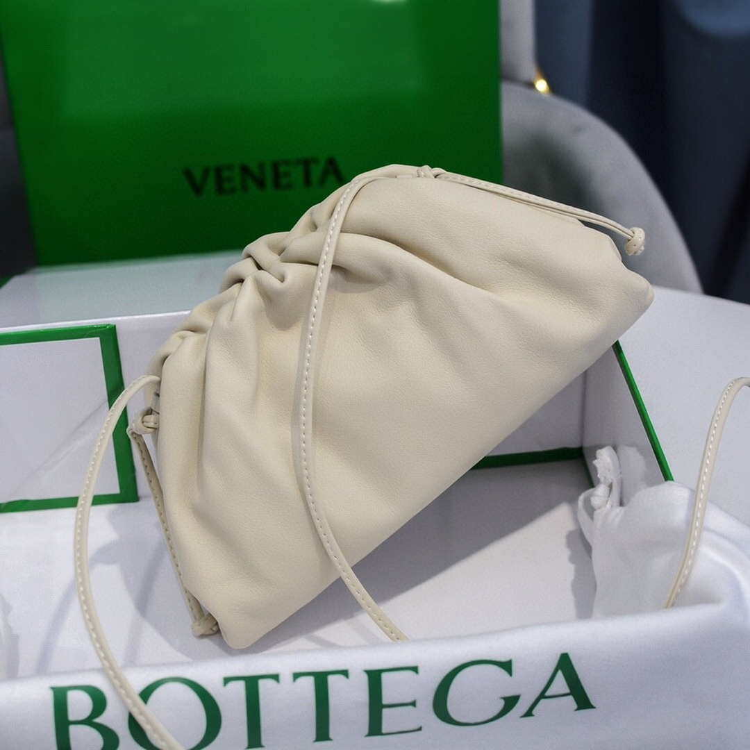 Bottega Veneta 585852 BV Mini Pouch Beige Bag Bottega Veneta 585852 Bv Mini Pouch Beige Bag