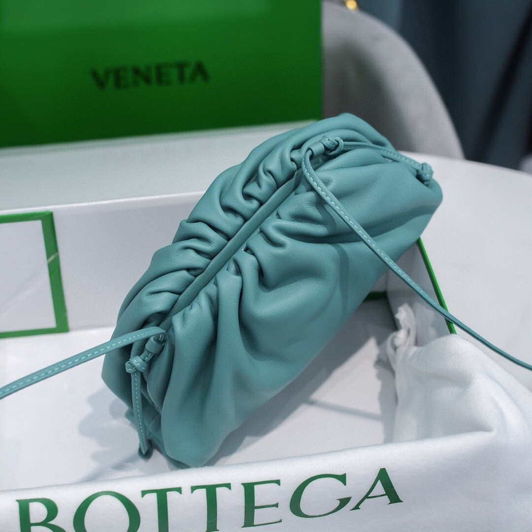 Bottega Veneta 585852 BV Mini Pouch Blue Bag Bottega Veneta 585852 Bv Mini Pouch Blue Bag
