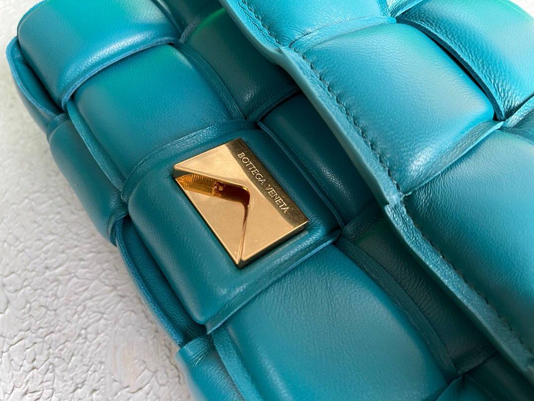 Bottega Veneta BV 20206 Chain Cassette 631421 Mallard Gold Bottega Veneta Bv 20206 Chain Cassette 631421 Mallard Gold
