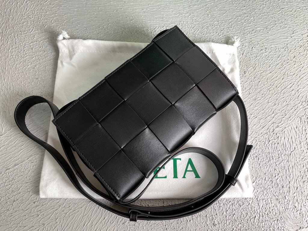 Bottega Veneta BV 578004 Cassette Cross-body Bag 58890 Black