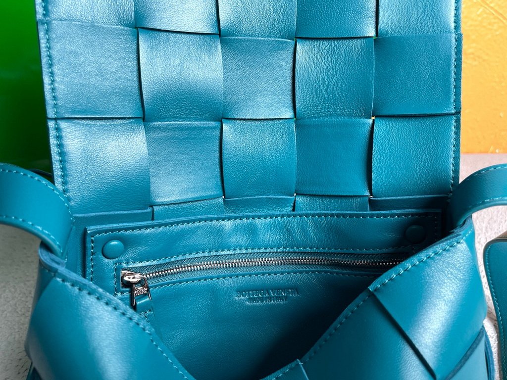 Bottega Veneta BV 578004 Cassette Cross-body Bag 58890 Dark Blue