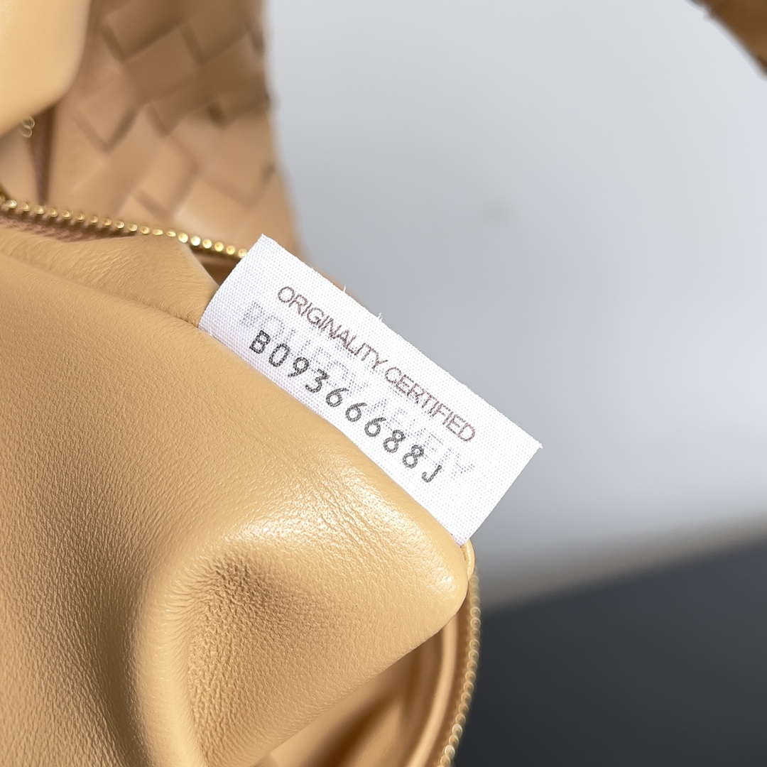 Bottega Veneta BV 600263 Medium Jodie Bag Apricot Bottega Veneta Bv 600263 Medium Jodie Bag Apricot
