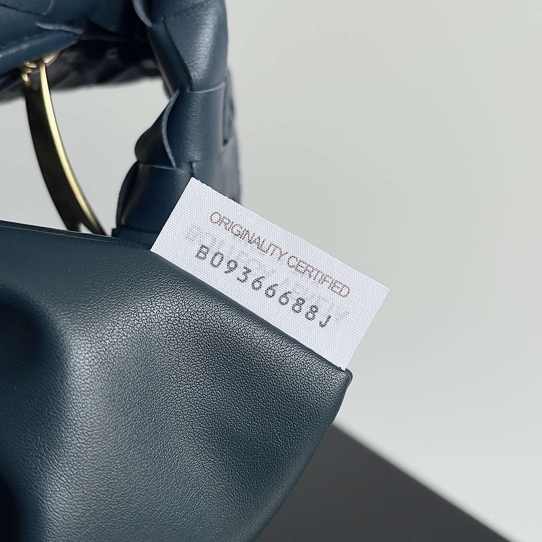 Bottega Veneta BV 600263 Medium Jodie Bag Navy Blue Bottega Veneta Bv 600263 Medium Jodie Bag Navy Blue
