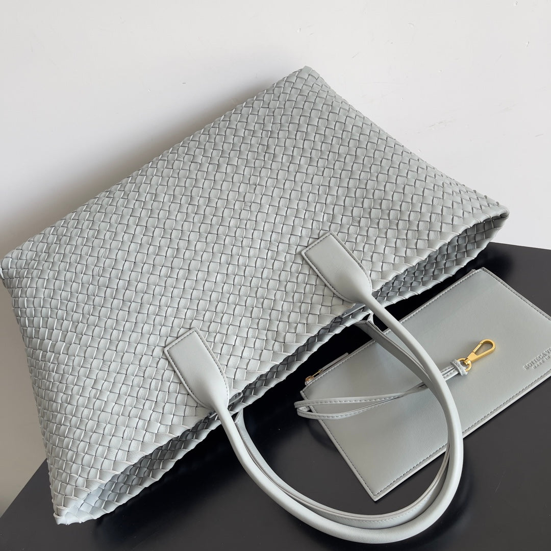 Bottega Veneta BV 608811 Large Cabat Bag Bv0011 Bottega Veneta Bv 608811 Large Cabat Bag Bv0011