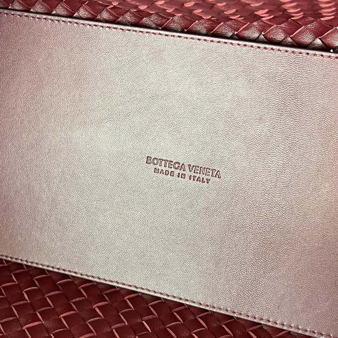 Bottega Veneta BV 608811 Large Cabat Bag Bv0023 Bottega Veneta Bv 608811 Large Cabat Bag Bv0023