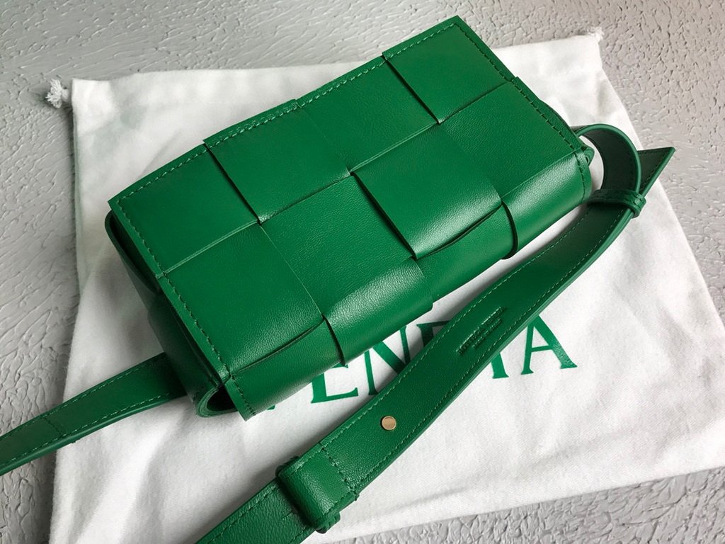 Bottega Veneta BV 639367 Belt-Cassette 55869 Bag Dark Green