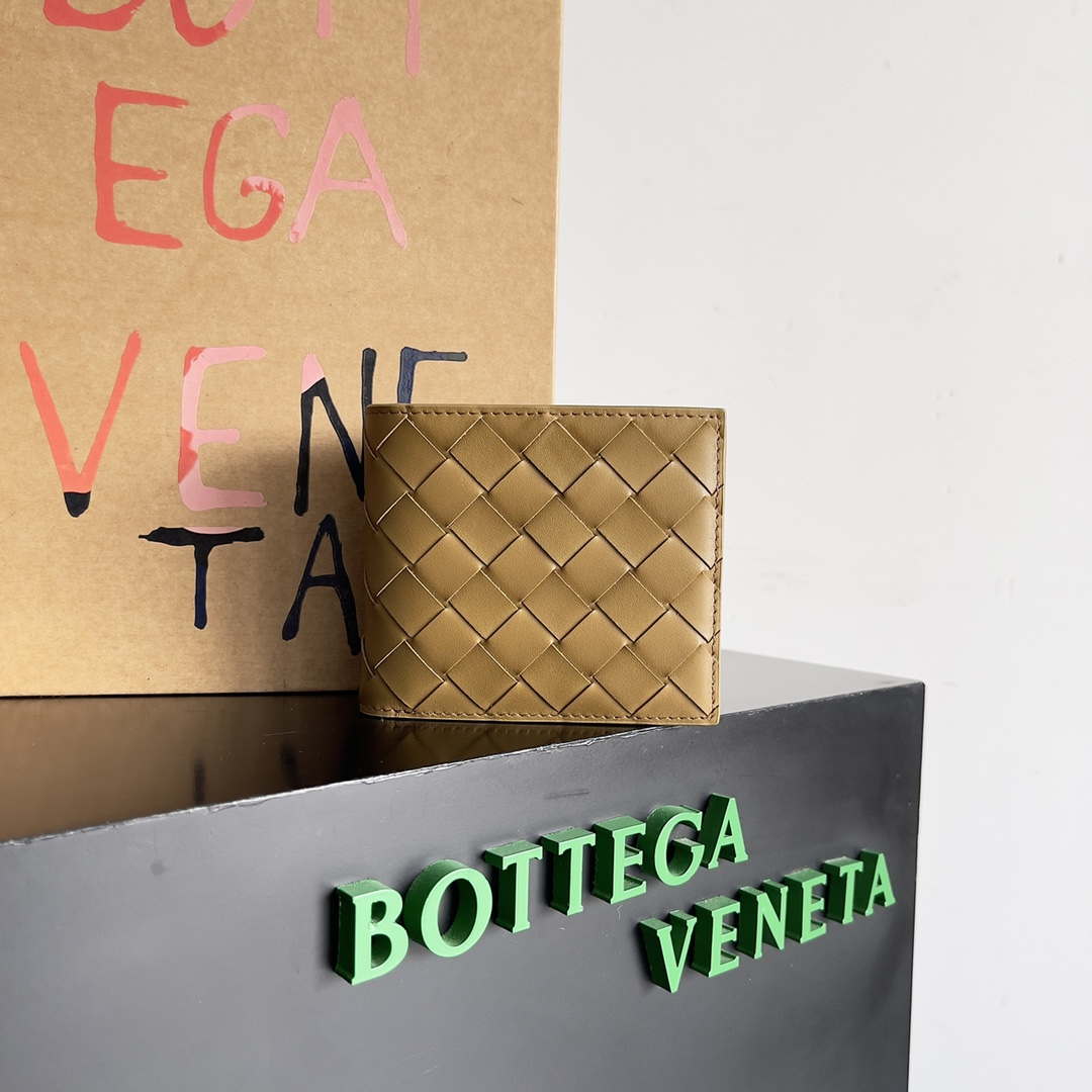 Bottega Veneta BV 743211 Intrecciato Bi-Fold Wallet BV70050