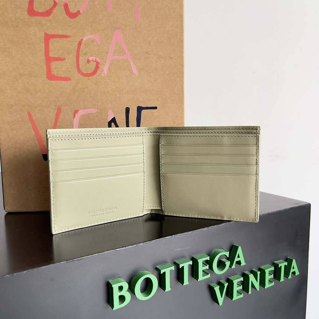 Bottega Veneta BV 743211 Intrecciato Bi-Fold Wallet BV70052 Bottega Veneta Bv 743211 Intrecciato Bi Fold Wallet Bv70052