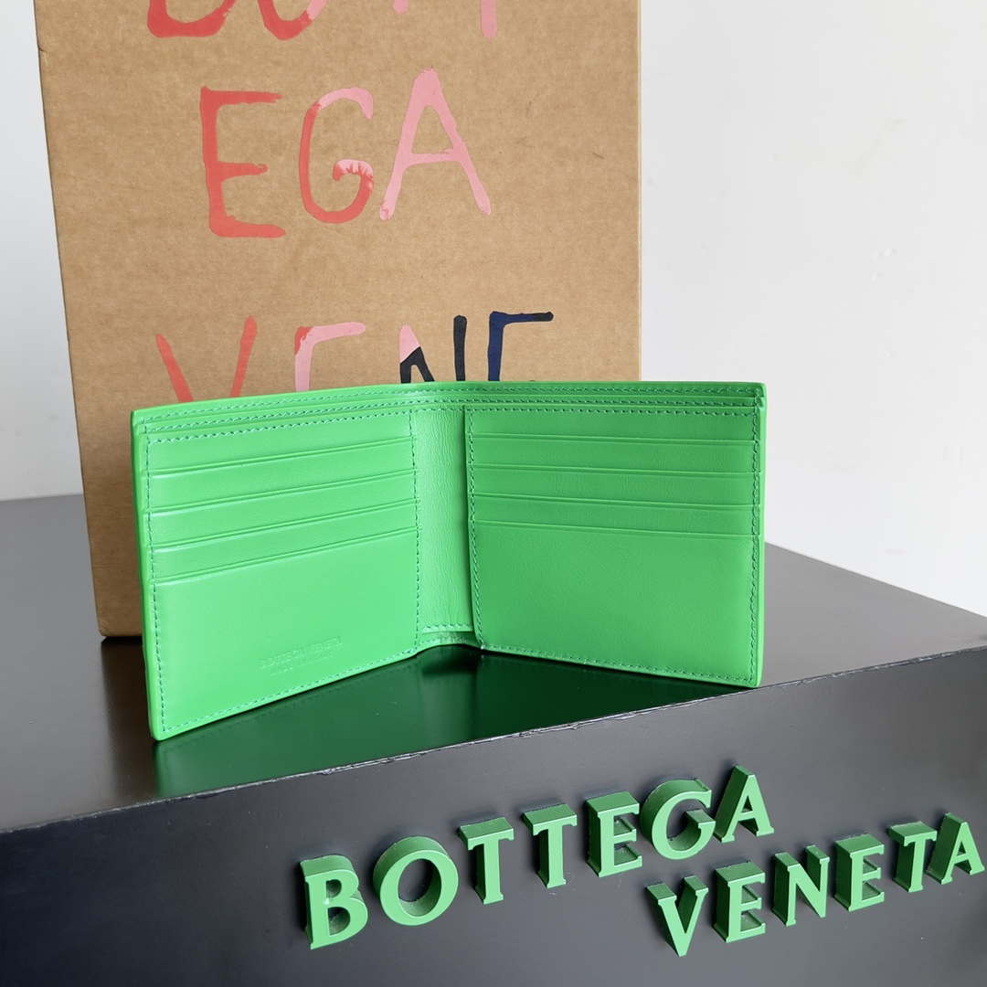 Bottega Veneta BV 743211 Intrecciato Bi-Fold Wallet BV70054 Bottega Veneta Bv 743211 Intrecciato Bi Fold Wallet Bv70054