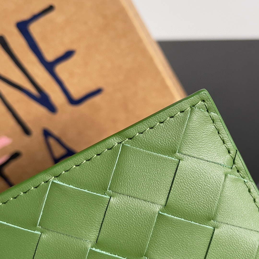 Bottega Veneta BV 743211 Intrecciato Bi-Fold Wallet BV70058 Bottega Veneta Bv 743211 Intrecciato Bi Fold Wallet Bv70058