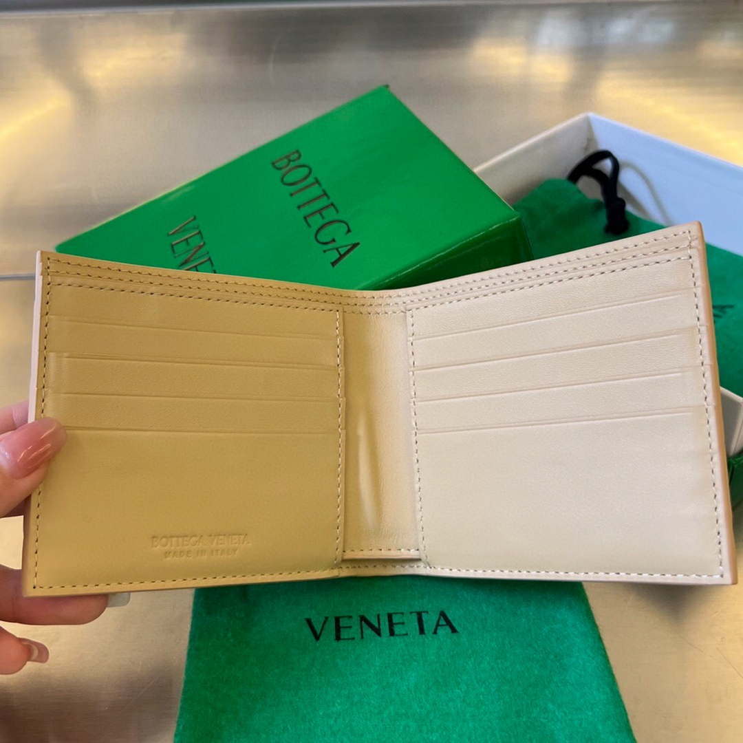 Bottega Veneta BV 743211 Intrecciato Bi-Fold Wallet BV70061 Bottega Veneta Bv 743211 Intrecciato Bi Fold Wallet Bv70061