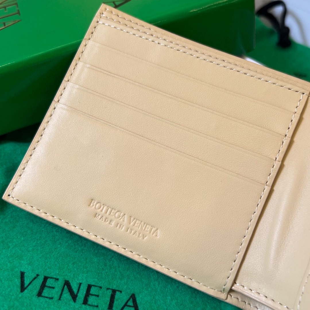 Bottega Veneta BV 743211 Intrecciato Bi-Fold Wallet BV70061 Bottega Veneta Bv 743211 Intrecciato Bi Fold Wallet Bv70061