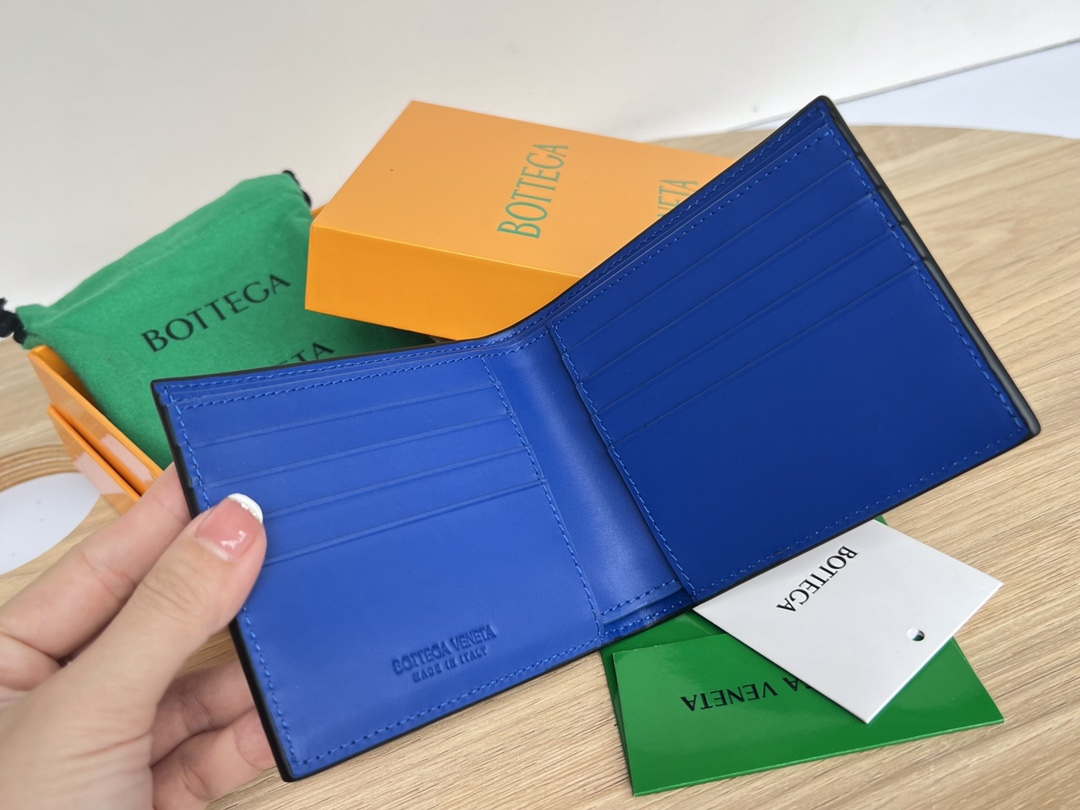 Bottega Veneta BV 743211 Intrecciato Bi-Fold Wallet BV70066 Bottega Veneta Bv 743211 Intrecciato Bi Fold Wallet Bv70066