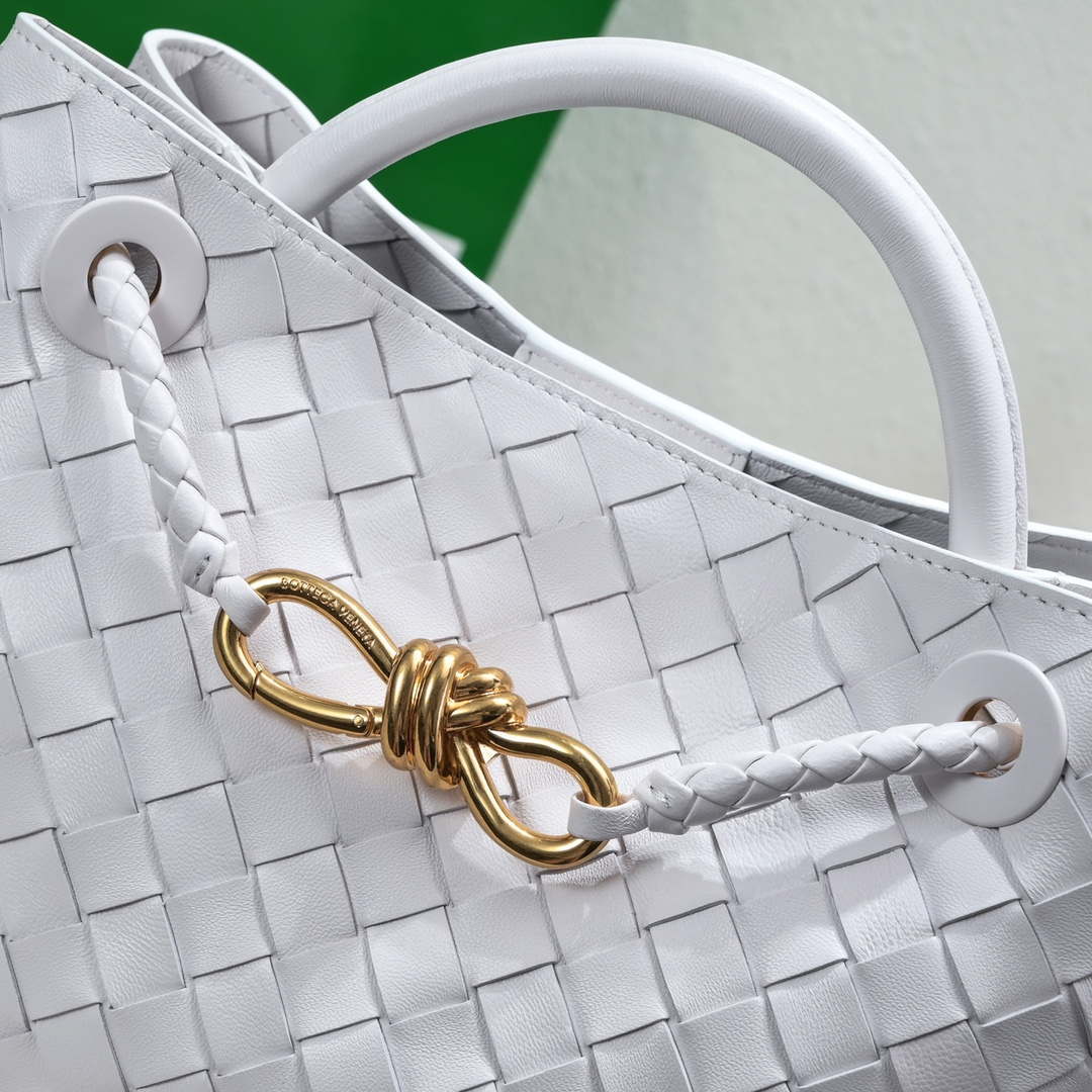 Bottega Veneta BV 743568 Small Andiamo White Bottega Veneta Bv 743568 Small Andiamo White