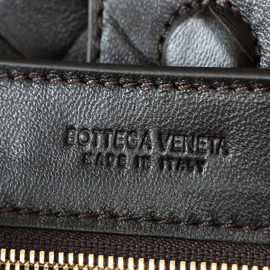 Bottega Veneta BV 743568 Small Andiamo with Suede Bag BV9002 Bottega Veneta Bv 743568 Small Andiamo With Suede Bag Bv9002