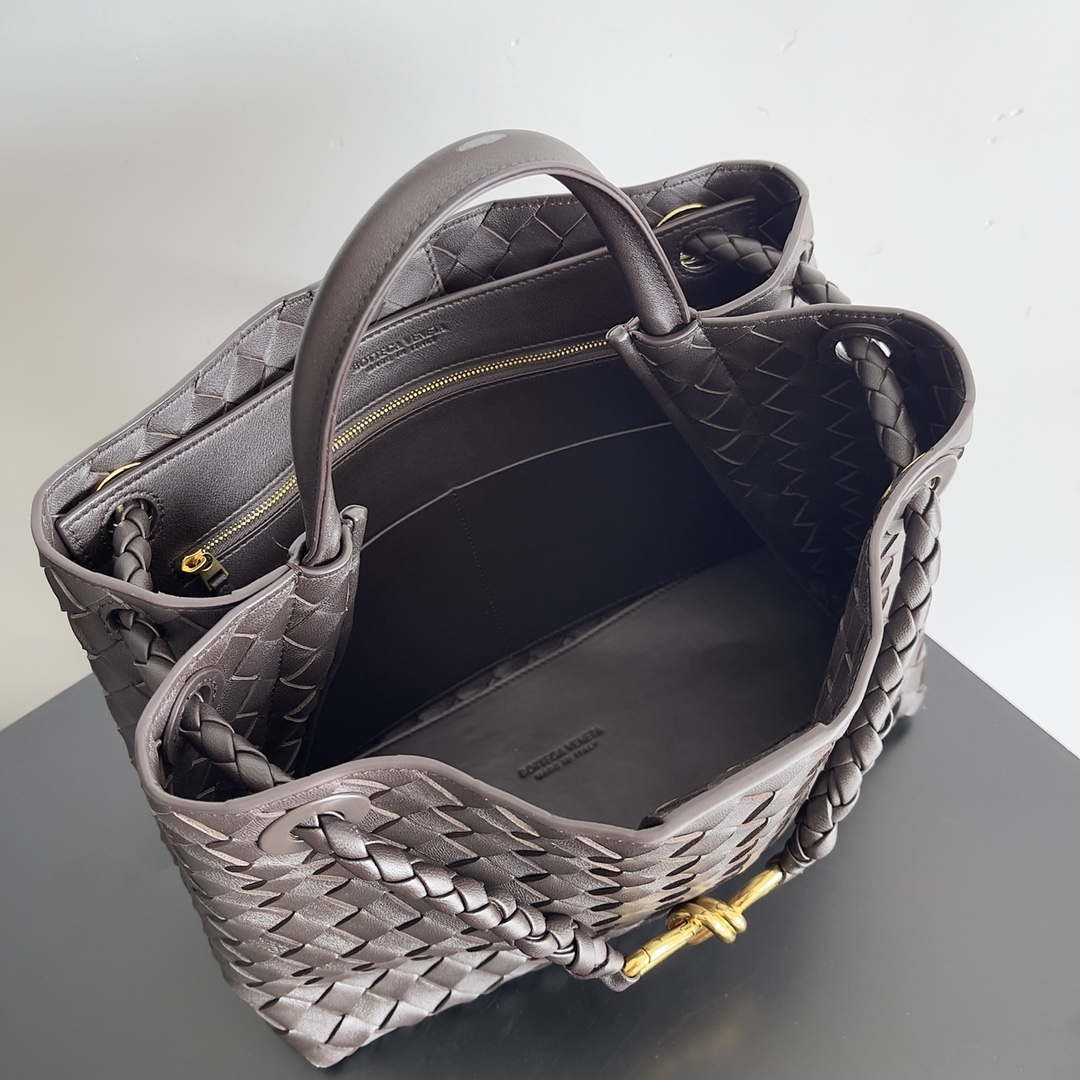 Bottega Veneta BV 743572 Medium Andiamo Drak Brown Bottega Veneta Bv 743572 Medium Andiamo Drak Brown