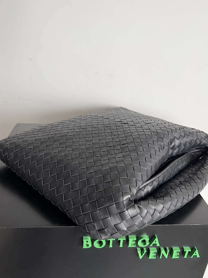 Bottega Veneta BV 763970 Large Hop Fondant Bag Black Bottega Veneta Bv 763970 Large Hop Fondant Bag Black