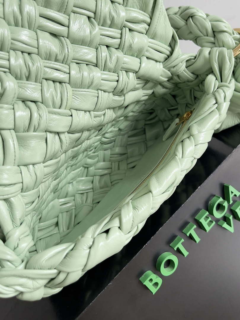 Bottega Veneta BV 785797V40T02250 Kalimero Citta Green Bottega Veneta Bv 785797V40T02250 Kalimero Citta Green