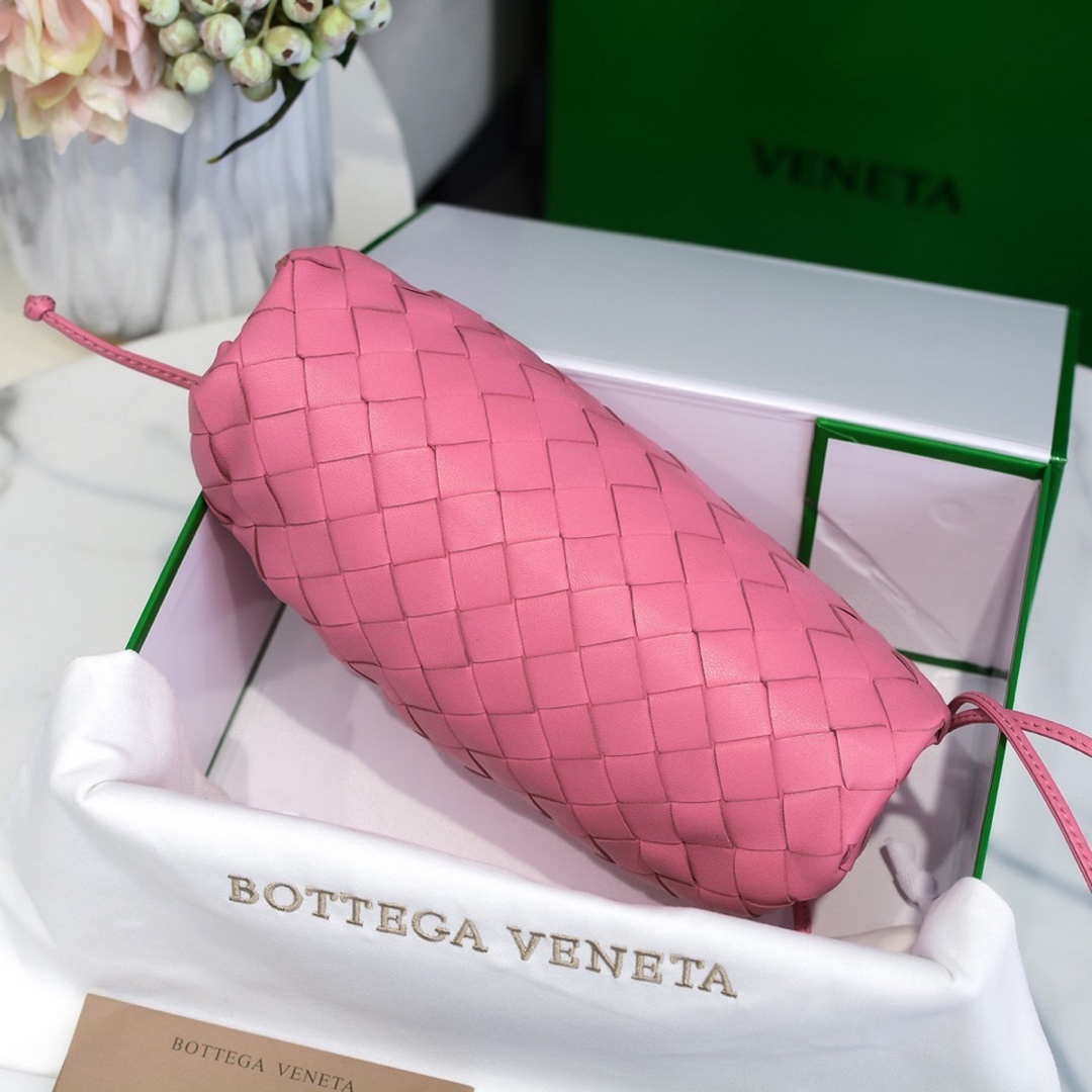 BV 585852 Bottega Veneta Mini Pouch intrecciato leather clutch with strap Pink
