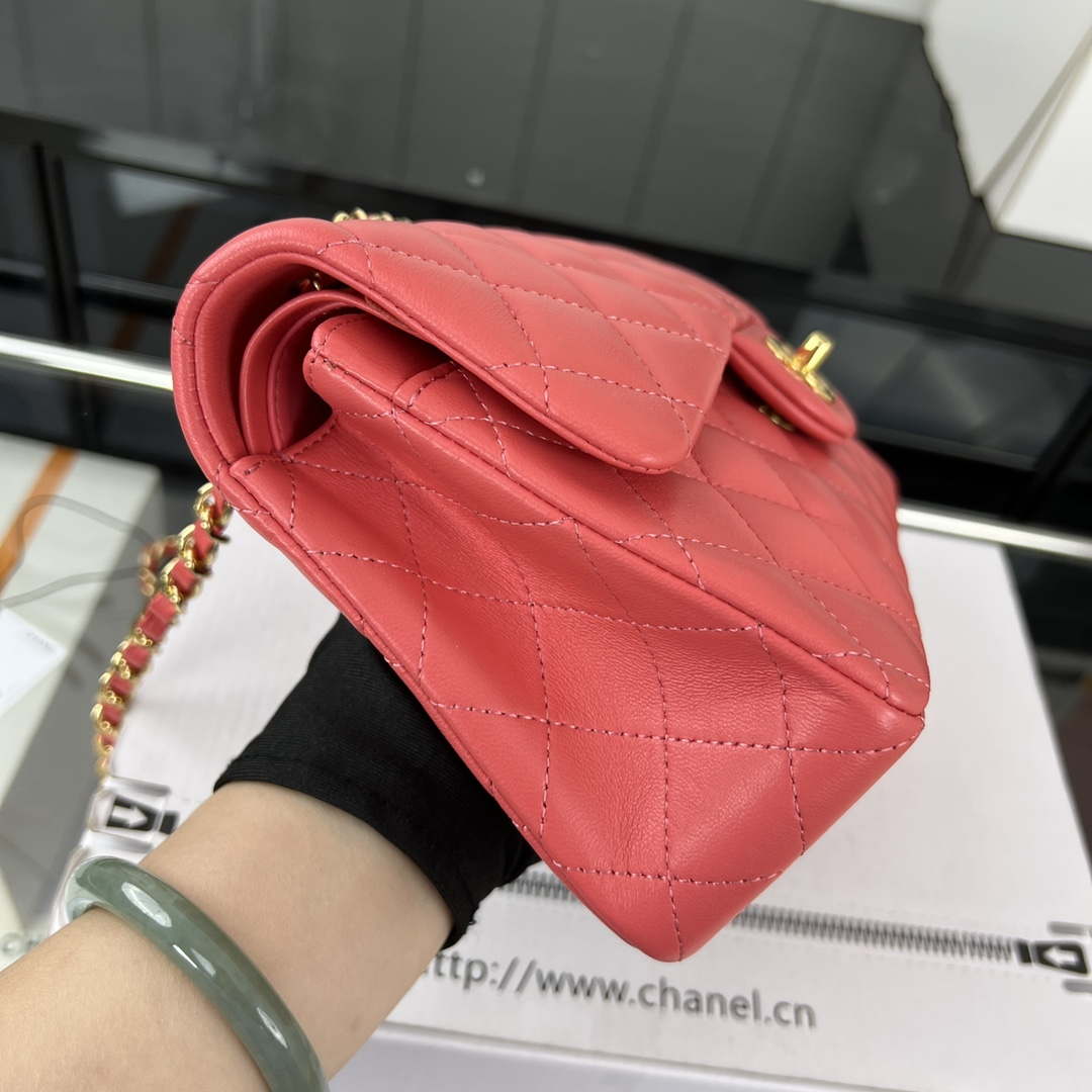 Chanel A01117 Flap Handbag Classic Bag Red Lambskin