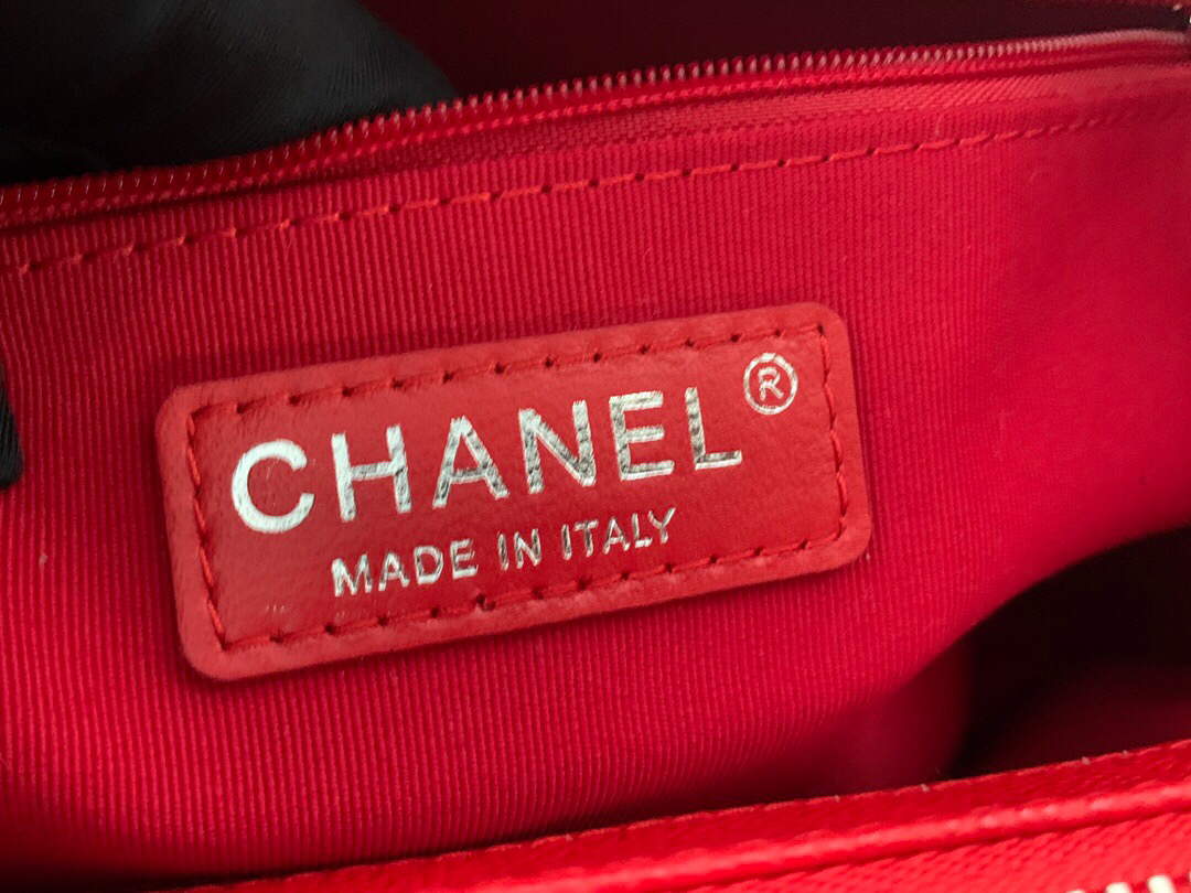 Chanel A50995 Matelasse GST Chain Tote bag caviar Calfskin leather Red Silver Chanel A50995 Matelasse Gst Chain Tote Bag Caviar Calfskin Leather Red Silver
