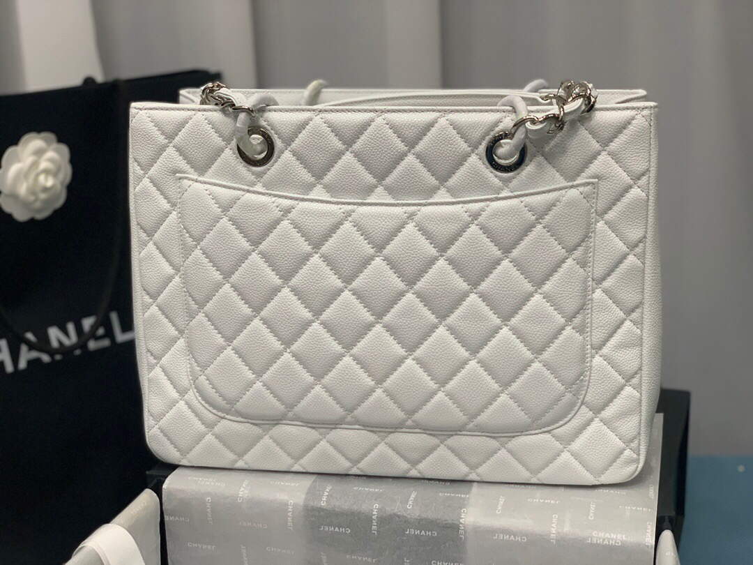 Chanel A50995 Matelasse GST Chain Tote bag caviar Calfskin leather White Silver Chanel A50995 Matelasse Gst Chain Tote Bag Caviar Calfskin Leather White Silver