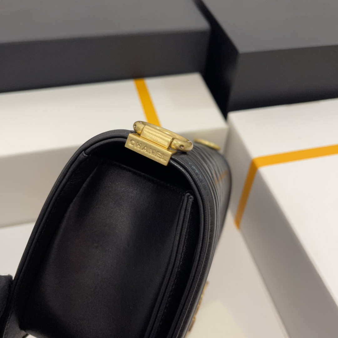 Chanel A67086 Boy Handbag Black Lambskin Leather Gold Chanel A67086 Boy Handbag Black Lambskin Leather Gold