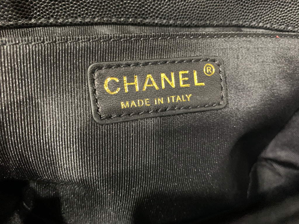 Chanel A67086 Boy Handbag Black Leather Gold Chanel A67086 Boy Handbag Black Leather Gold