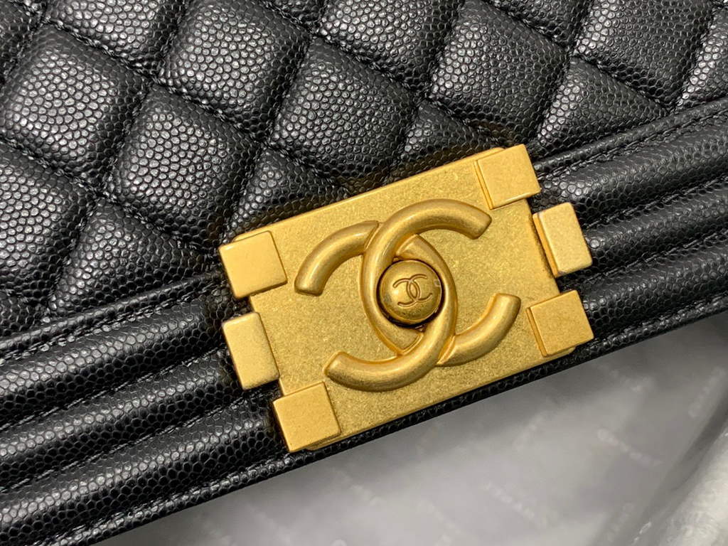Chanel A67086 Boy Handbag Black Leather Gold Chanel A67086 Boy Handbag Black Leather Gold