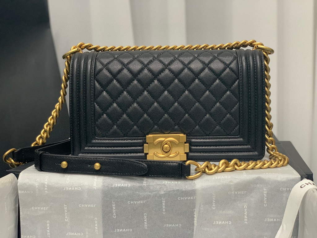 Chanel A67086 Boy Handbag Black Leather Gold Chanel A67086 Boy Handbag Black Leather Gold