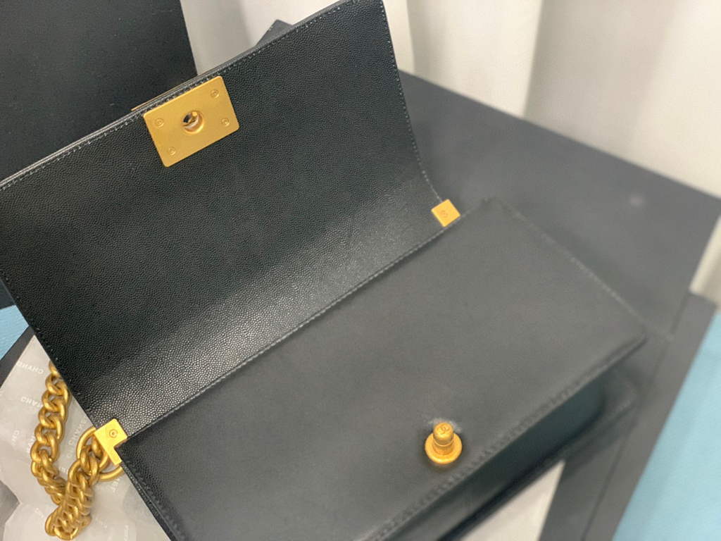Chanel A67086 Boy Handbag Black Leather Gold Chanel A67086 Boy Handbag Black Leather Gold