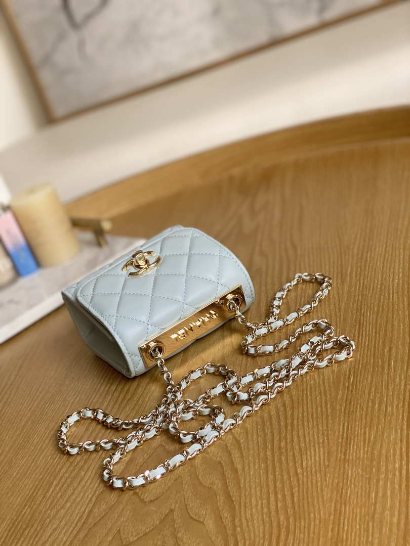 Chanel AP3020 Clutch with chain lambskin gold tone metal Light Blue Chanel Ap3020 Clutch With Chain Lambskin Gold Tone Metal Light Blue
