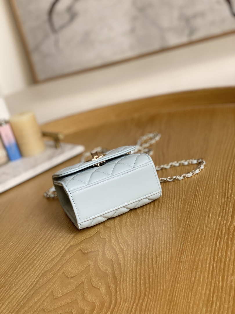 Chanel AP3020 Clutch with chain lambskin gold tone metal Light Blue Chanel Ap3020 Clutch With Chain Lambskin Gold Tone Metal Light Blue