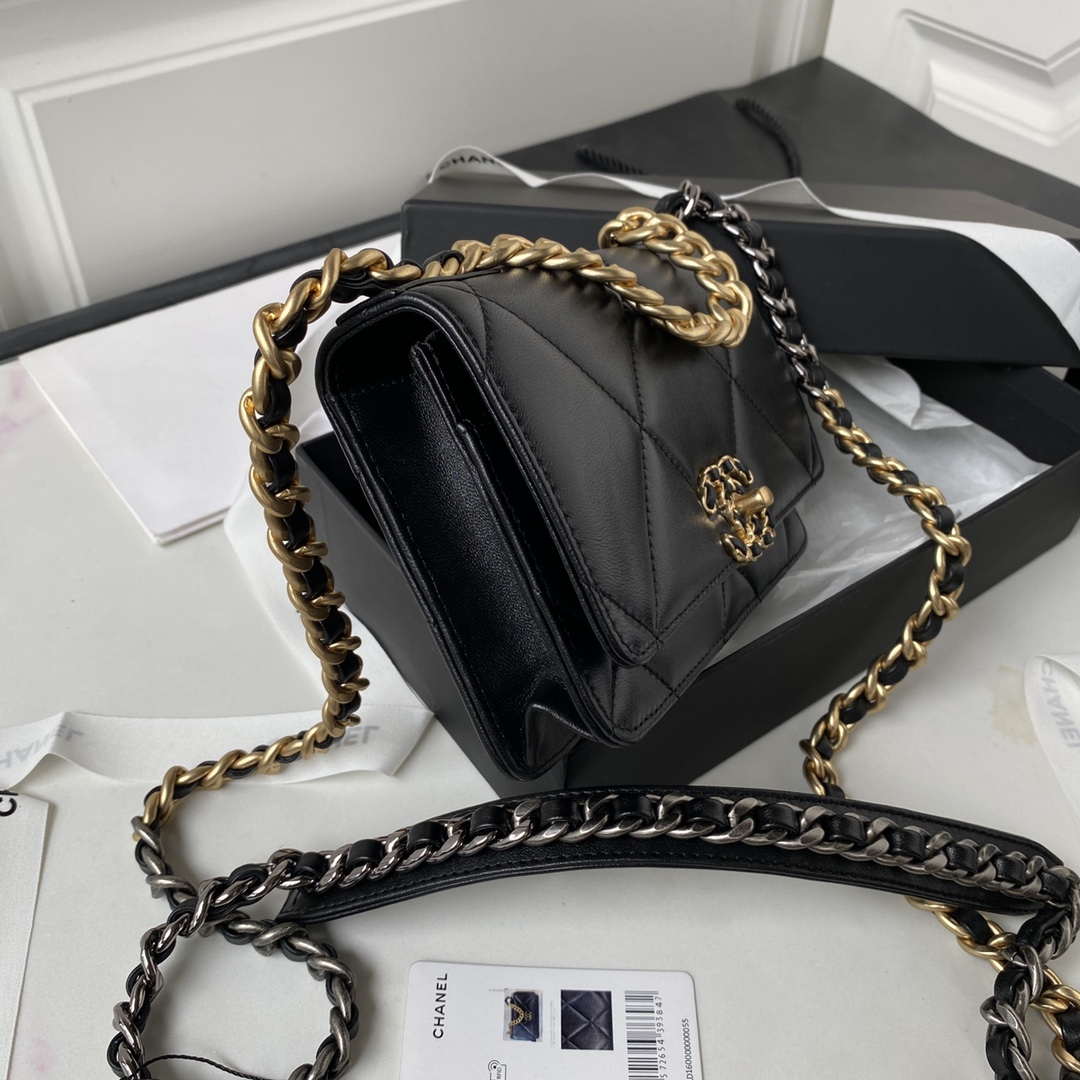 Chanel AP3267 19 Wallet on Chain Woc Shiny Lambskin Black