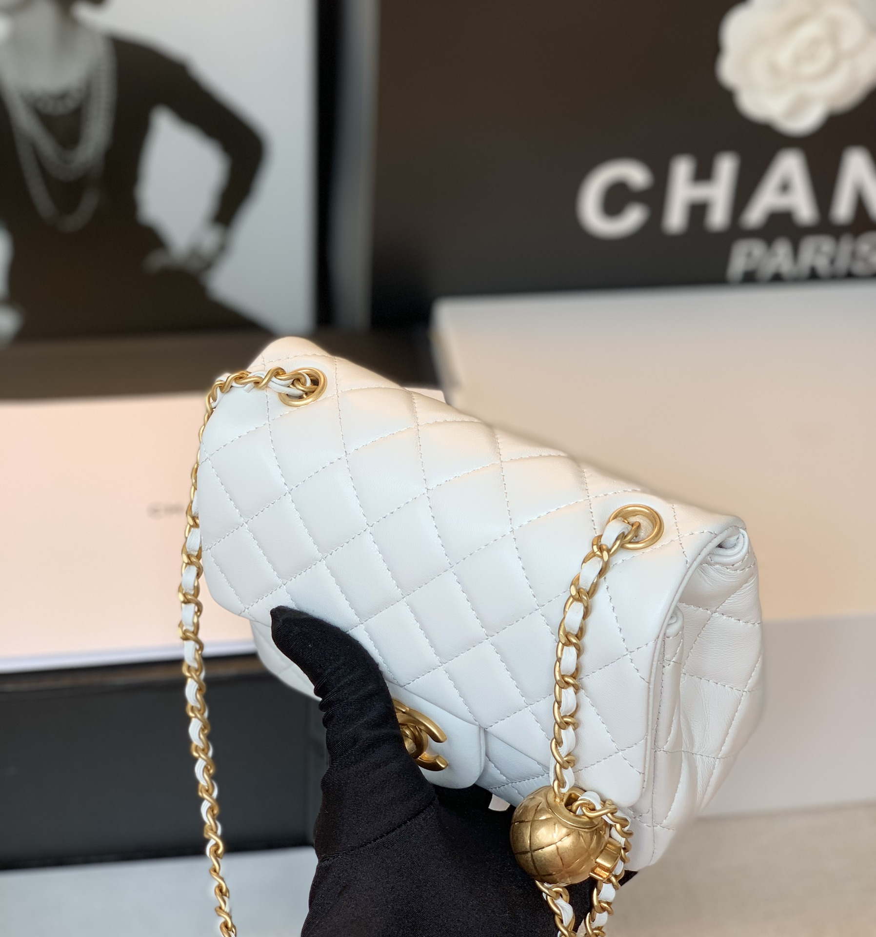 Chanel As1786 Flap Bag NA106 Shoulder Handbag B02916 Lambskin White Chanel As1786 Flap Bag Na106 Shoulder Handbag B02916 Lambskin White