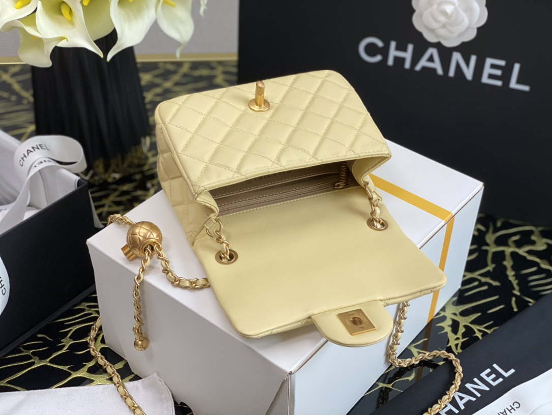 Chanel As1786 Flap Bag NA106 Shoulder Handbag B02916 Lambskin Yellow Chanel As1786 Flap Bag Na106 Shoulder Handbag B02916 Lambskin Yellow