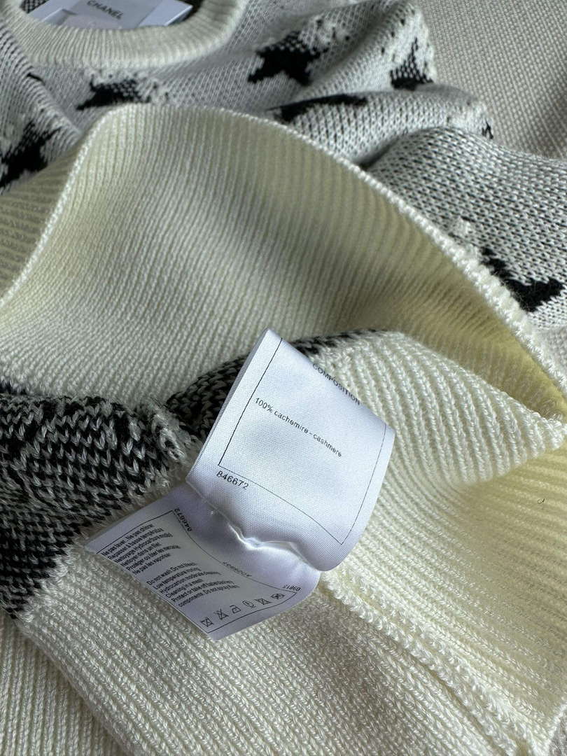 Chanel Women’s Fashion Clothing Sweater CC69141