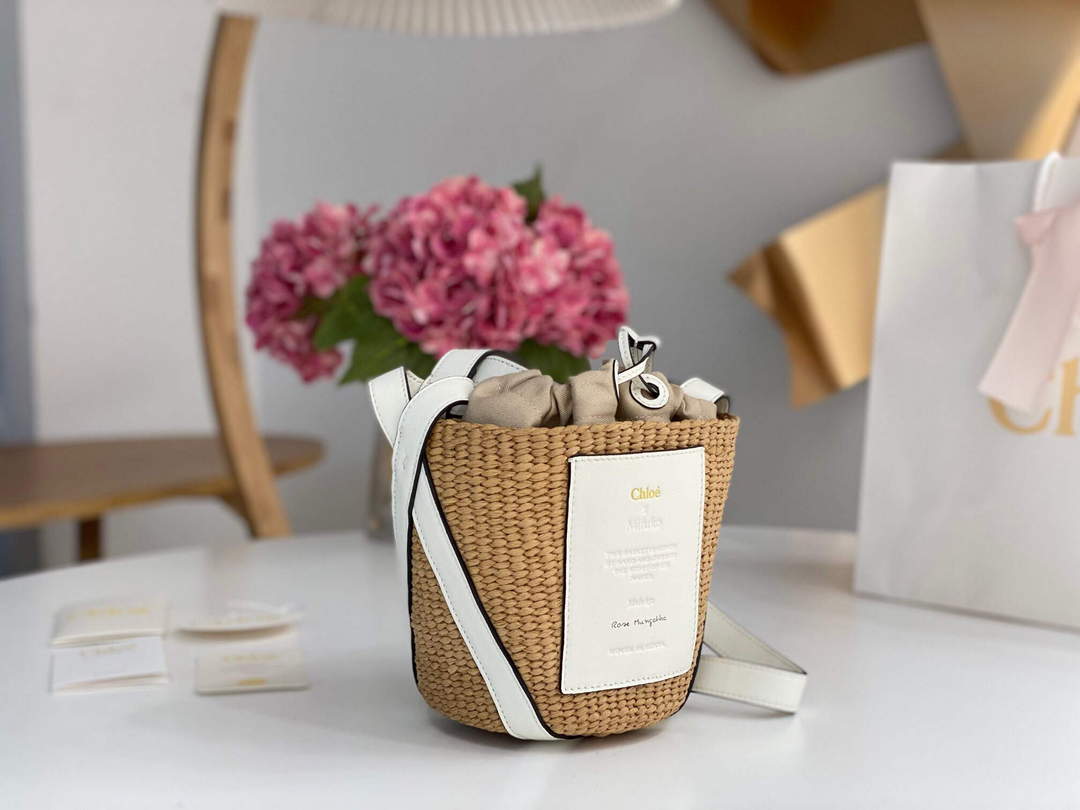 Chloé CHC22SS391G56101 Small Basket Tote Bag White Chloé Chc22Ss391G56101 Small Basket Tote Bag White
