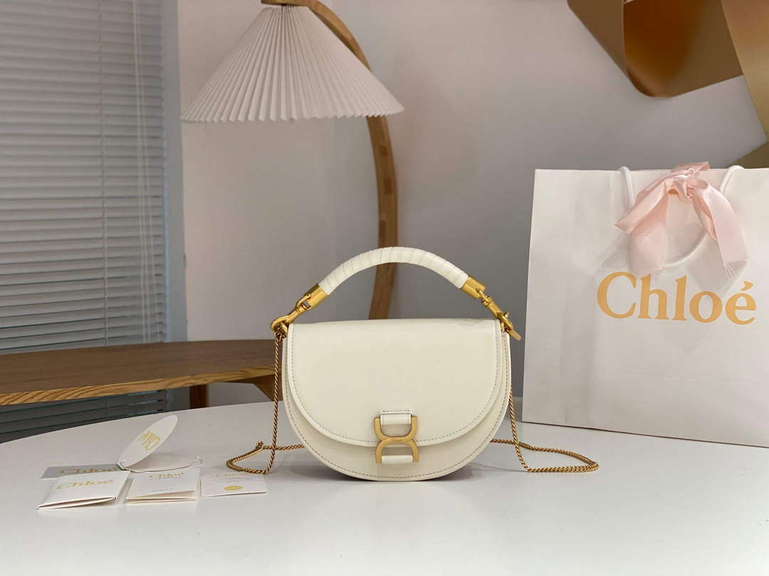 Chloé CHC24SS604M52001 Marcie Chain Flap Bag in Leather Sweet Beige