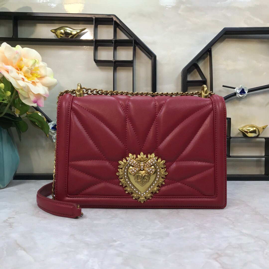 DG BB6652 Dolce Gabbana Medium Devotion crossbody bag in quilted nappa leather Wine Red Dg Bb6652 Dolce Gabbana Medium Devotion Crossbody Bag In Quilted Nappa Leather Wine Red