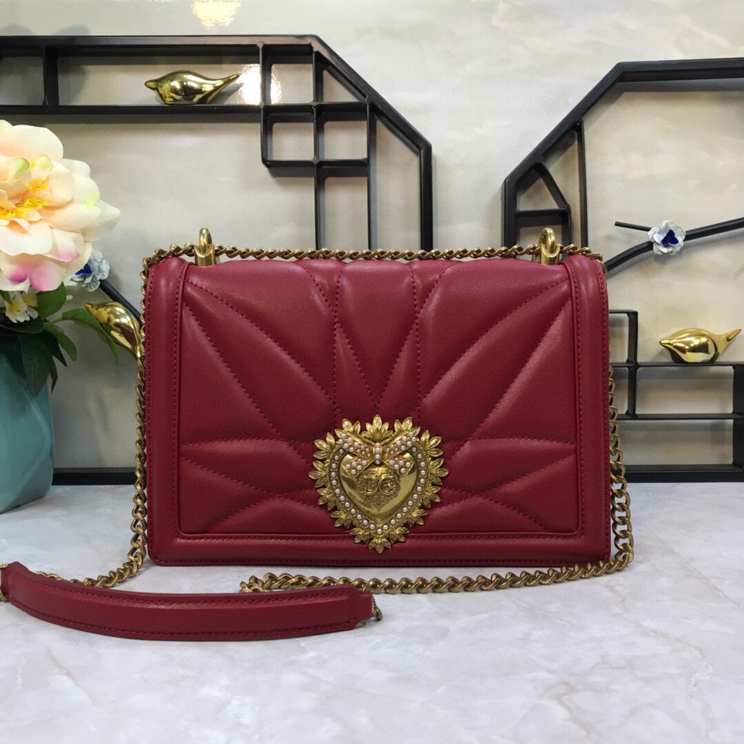DG BB6652 Dolce Gabbana Medium Devotion crossbody bag in quilted nappa leather Wine Red Dg Bb6652 Dolce Gabbana Medium Devotion Crossbody Bag In Quilted Nappa Leather Wine Red