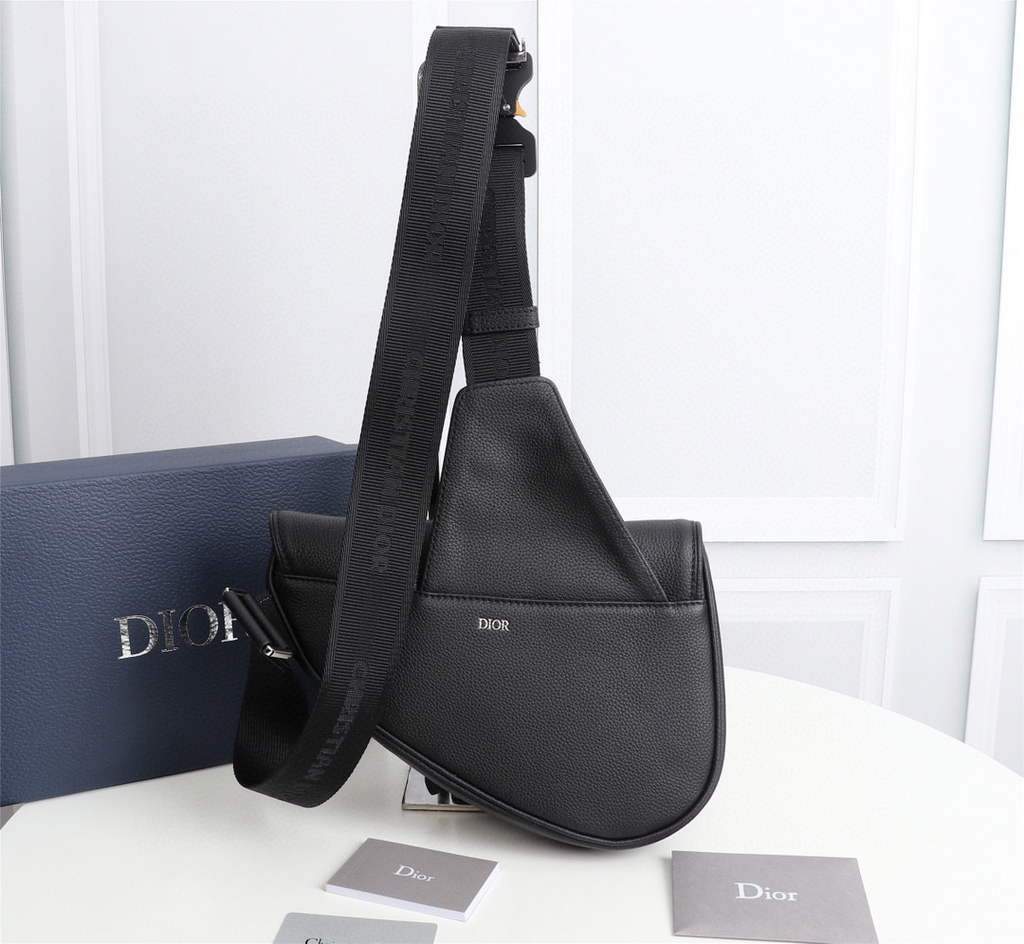 Dior 1ADPO093 Saddle Men Bag Grained Calfskin Black