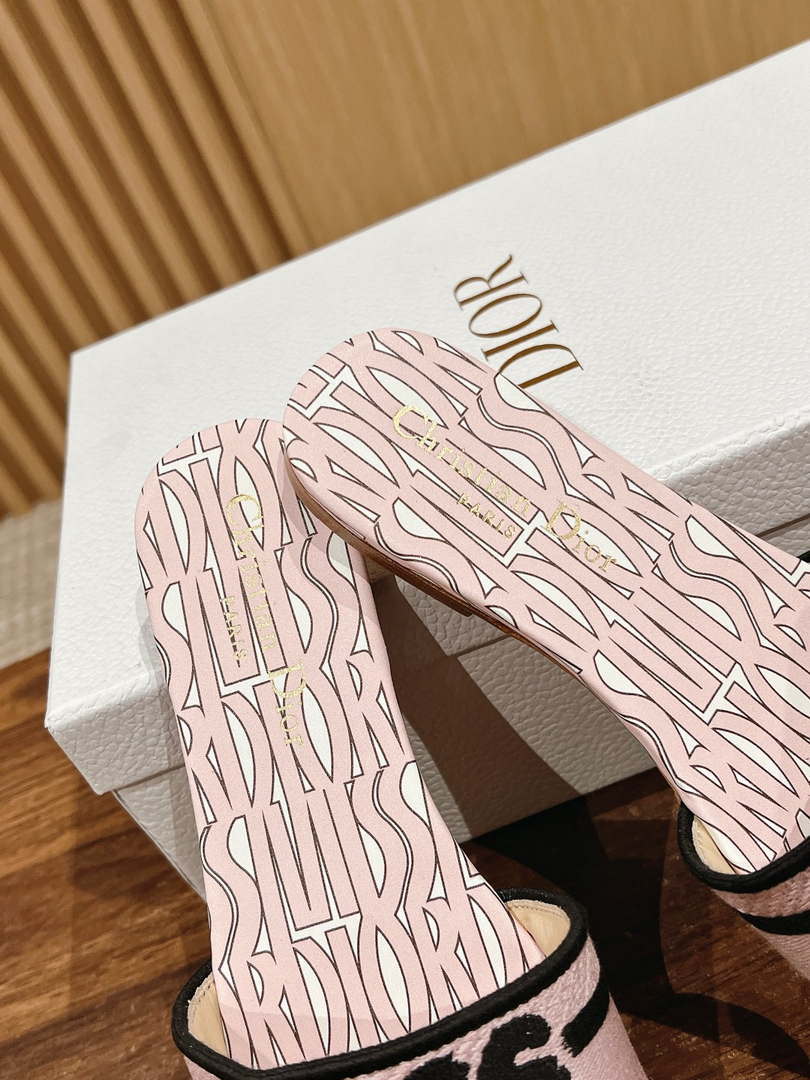 Dior KCO109EZO Dway Slide Embroidered Cotton Miss Dior Allover Motif Shoes D82990 Dior Kco109Ezo Dway Slide Embroidered Cotton Miss Dior Allover Motif Shoes D82990