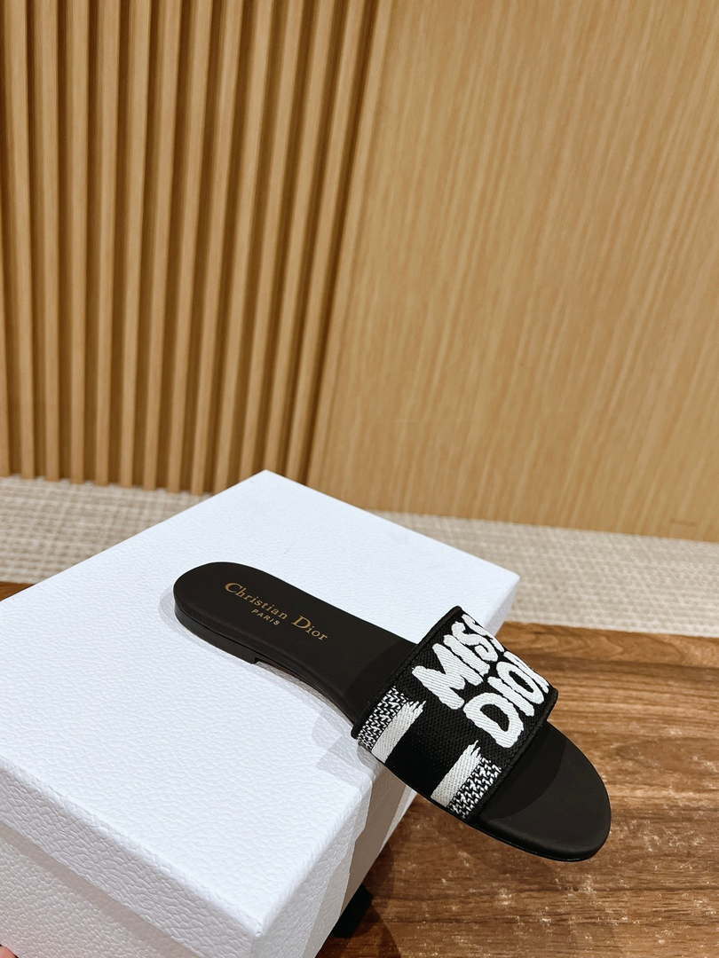Dior KCO109EZO Dway Slide Embroidered Cotton Miss Dior Allover Motif Shoes D82991 Dior Kco109Ezo Dway Slide Embroidered Cotton Miss Dior Allover Motif Shoes D82991